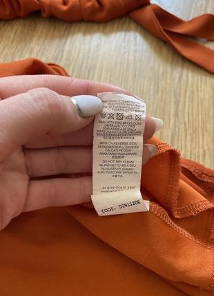 Платье из атласа оранжевое с запахом спереди misguided размер 4010 фото