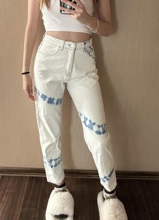 Женские белые джинсы мом3 фото