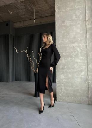 Елегантна сукня-футляр для особливих подій