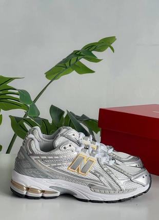 Круті жіночі кросівки топ📝