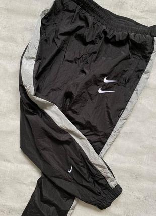 Спортивные штаны nike swoosh