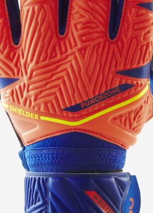 Детские вратарские футбольные перчатки размер 6 kipsta viralto shielder красно-синий