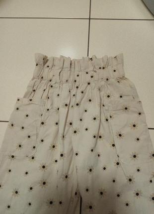 Легкие брюки с цветочным принтом zara 3-4 р.2 фото