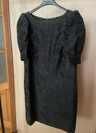 Гарна нарядна сукня плаття