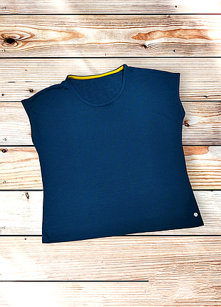 Женская спортивная полупрозрачная футболка