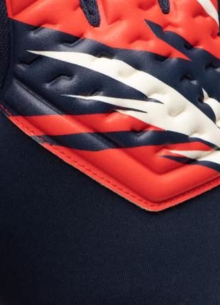 Детские вратарские футбольные перчатки размер 4 kipsta superesist красно-черный