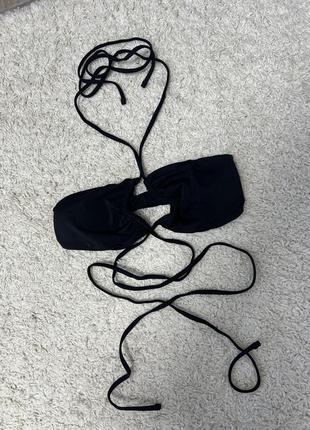 Трендовый верх от купальника черный на завязках с чашечками новый