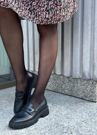 Лоферы женские кожаные черные