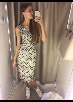 Дуже красива нова сукня must have