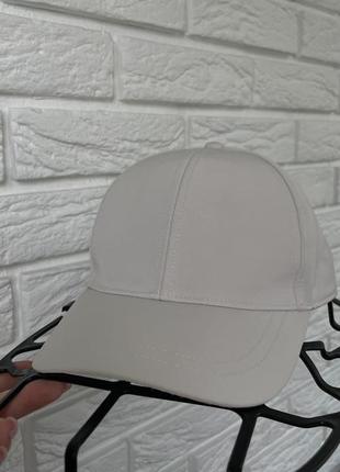 Кепка cos