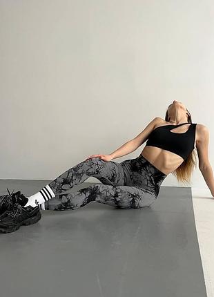 Леггинсы с мраморным принтом, темно-серого с черным, размер m