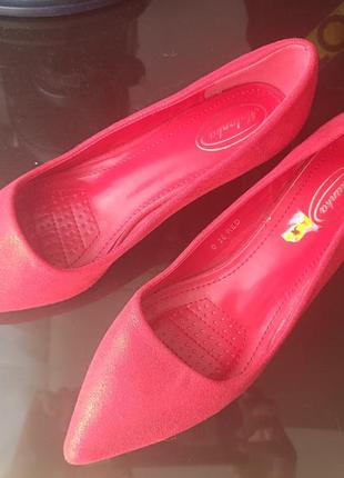 Туфли красивого цвета