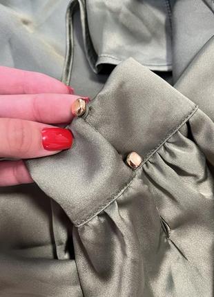 Сатиновое зеленое платье zara с рукавами на запах размер s m