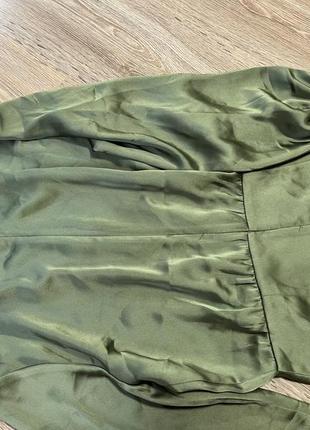 Сатиновое зеленое платье zara с рукавами на запах размер s m