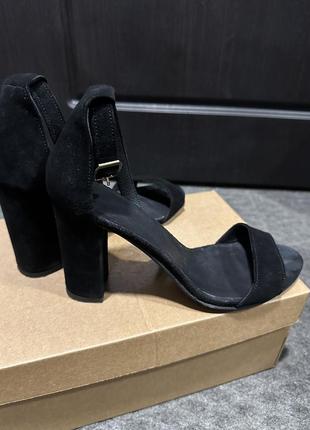 Босоніжки жіночі замшеві