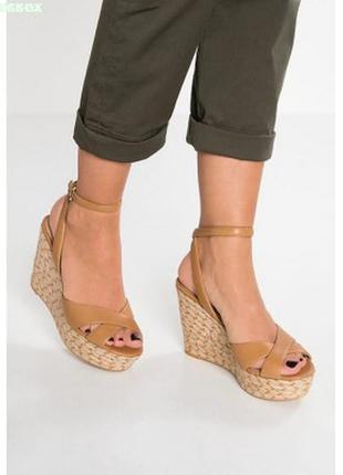 #142 босоніжки на платформі aldo