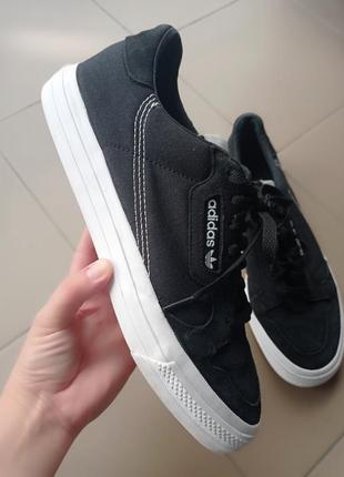 Замшеві кросівки adidas