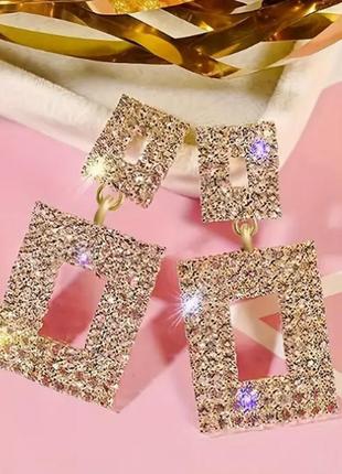 Сережки бижутерия в стразах