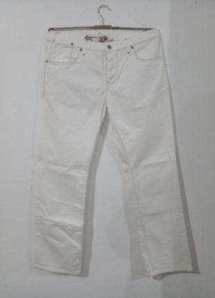 Красивые белые мужские джинсы высокий рост