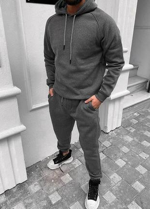 Чоловічий костюм