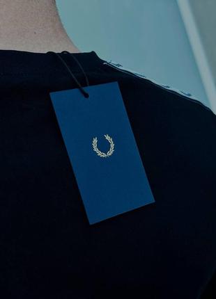 Лонгслив fred perry на лампасах8 фото