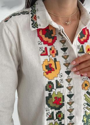 Джинсова сорочка з вишитими символами та тризубом
