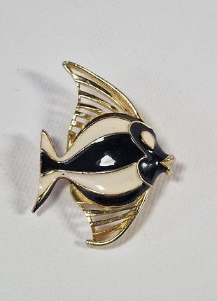 Вінтажна брошка рибка