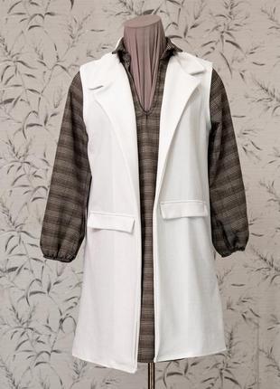 Безрукавка рівного крою без застібки