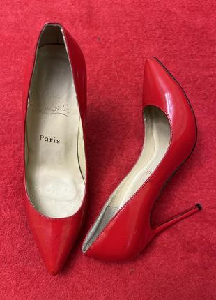 Роскошные туфли лаковая кожа christian louboutin