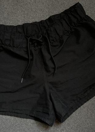 Спортивные черные шорты decathlon