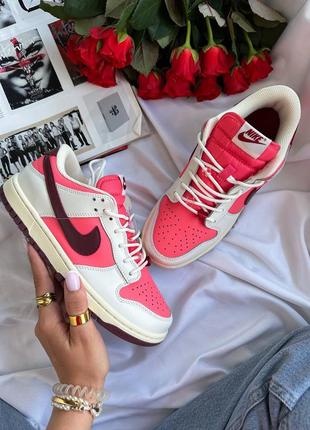 Жіночі кросівки dunk low pink