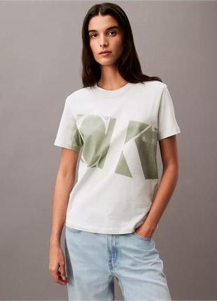 Женская футболка calvin klein