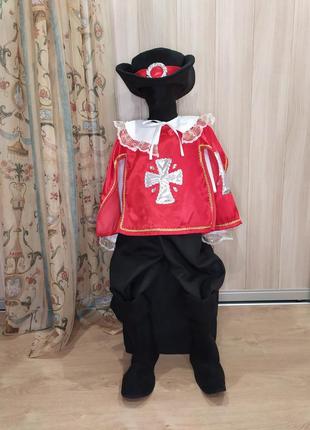 Карнавальный костюм мушкетера