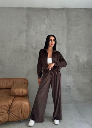 Велюровий костюм жіночій коричневий
