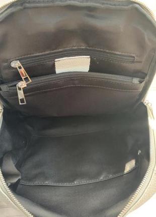 Жіночий шкіряний рюкзак бежевий4 фото