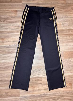 Спортивные штаны adidas