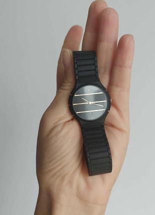 Черные матрвые часы +золото