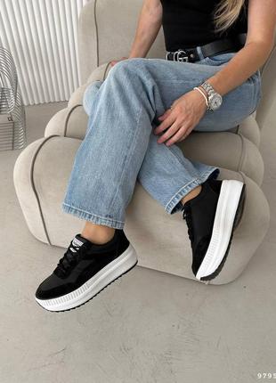 Кросівки жіночі чорні