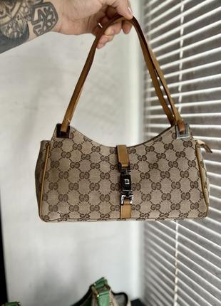 Сумка багет винтажная из собственной коллекции натуральная кожа gucci  оригинал сумка 1990х годов