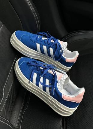 Топовые женские кроссовки adidas gazelle bold blue/pink2 фото