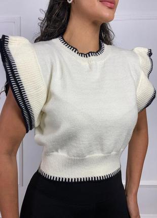 Білий вʼязаний жилет светр з декоруванням і пишним рукавом1 фото