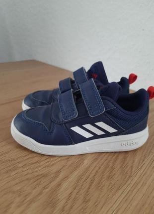 Кроссовки кожуни adidas (орог).
размер 26 (уст 16.5 см).