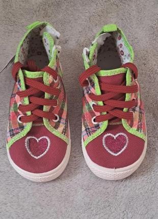 Детские кеды польша, детские кеды для девочки, летние кеды яркие с сердечком, розовые кеды, мокасины для девочки, кроссовки, слипоны на шнурках