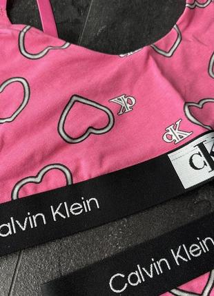 Набор білизни комплект топ і стрінги calvin klein2 фото