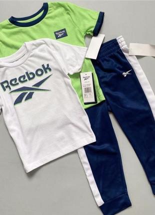 Костюм трійка від reebok, що складається з штанів та двох футболочок  ◾️2-3 роки (98)  ❗️уцінка❗️на штанах відклеюється емблема  💰480 грн