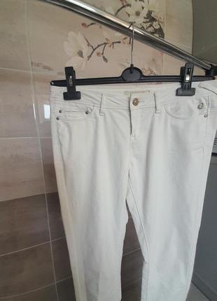 Белые джинсы bershka2 фото