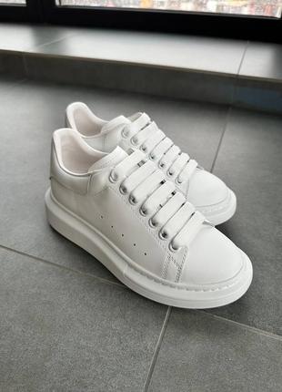 Жіночі кросівки топ 🏜️