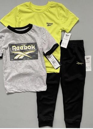 Костюм трійка від reebok, що складається з штанів та двох футболочок1 фото