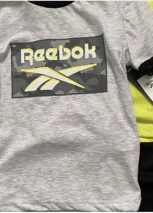 Костюм трійка від reebok, що складається з штанів та двох футболочок2 фото