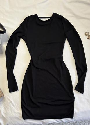 Чорна сукня з відкритою спиною3 фото
